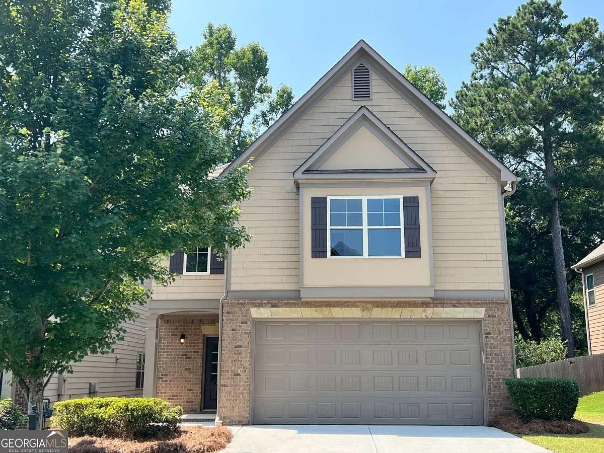 2618 Lake Manor Cir photo 1