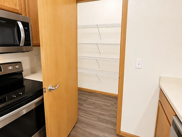 Stratford Place Luxury Apartments — Photo 12