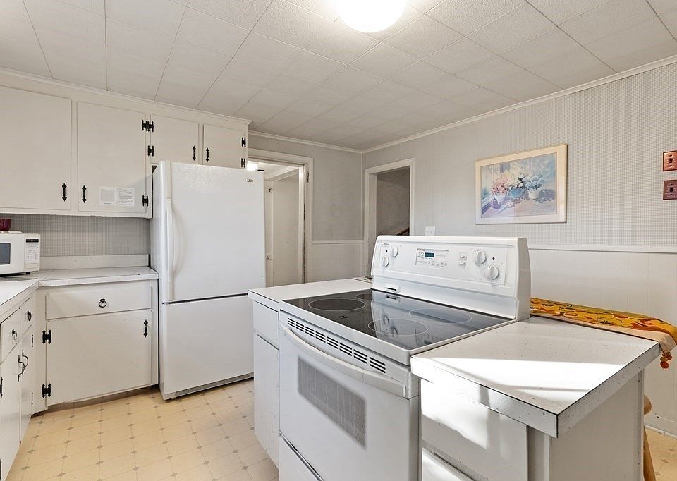 70 Willow St, Woburn, MA 01801 Zillow