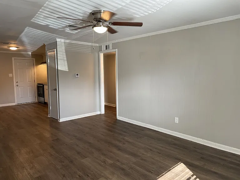102 Madrid St #9 — Photo 17