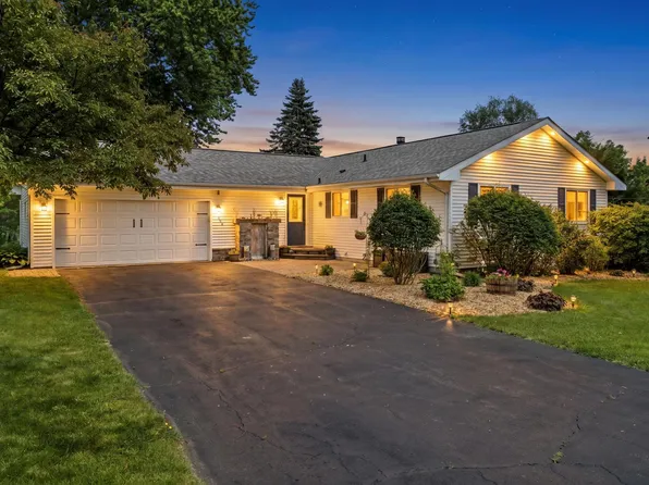 30125 Neal Ave, Lindstrom, MN 55045