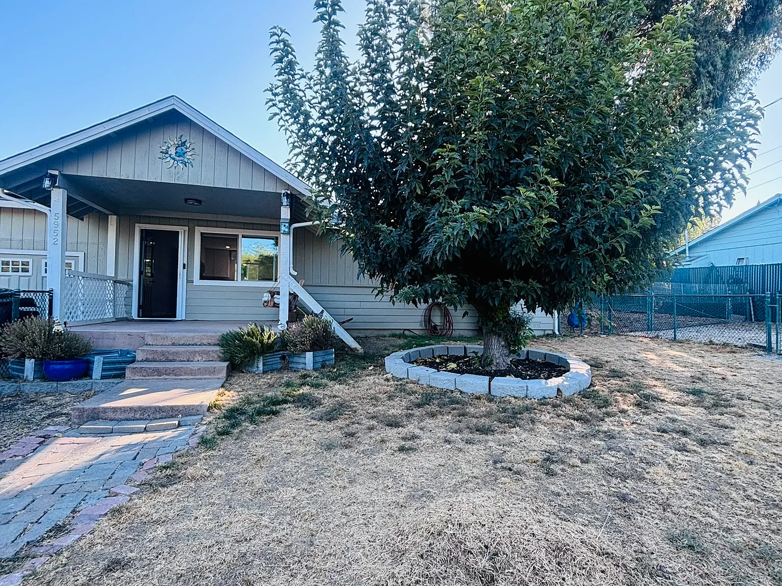 3 bed, $2,350 — Photo 1