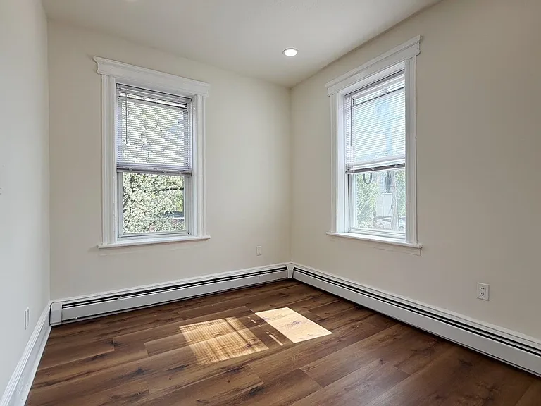 1918 Kerrigan Ave — Photo 12
