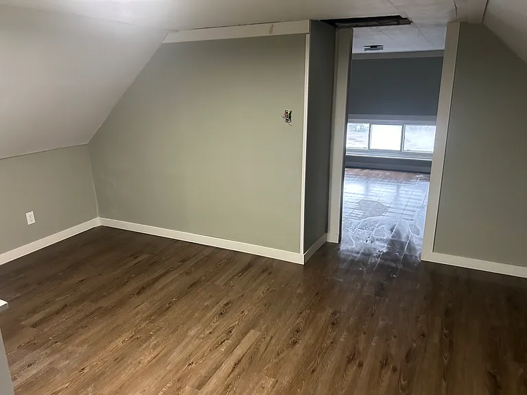 1212 Elm St — Photo 10