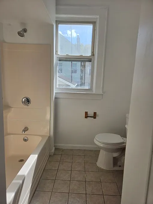 2 bed, 900 sqft, $2,200 — Photo 3