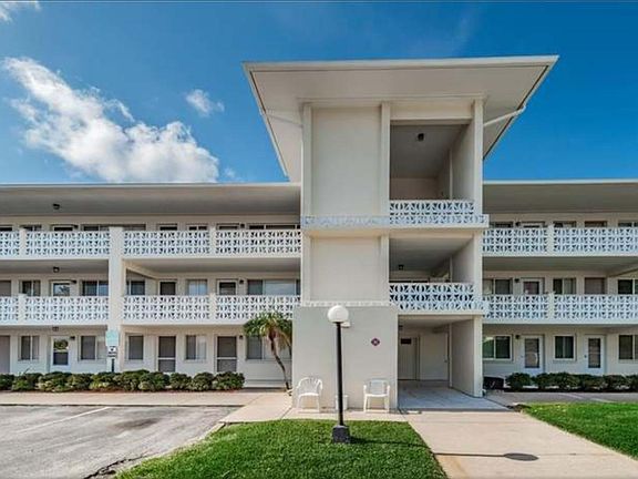 3rd image of 1235 S Highland Ave #2203