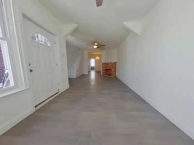 4033 Castor Ave — Photo 2