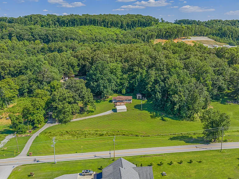 1229 Everett Rd — Photo 35