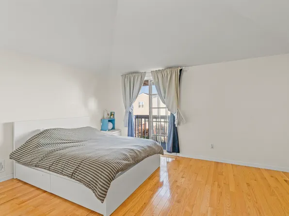 35a Country Drive North image 8 of 13