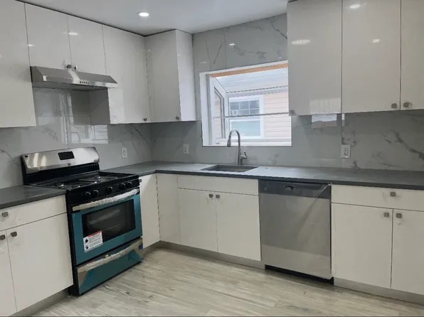 (undisclosed Address), Staten Island, NY 10304