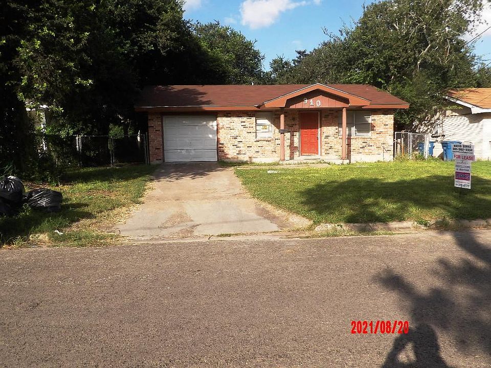 1st image of 910 N Avenue C