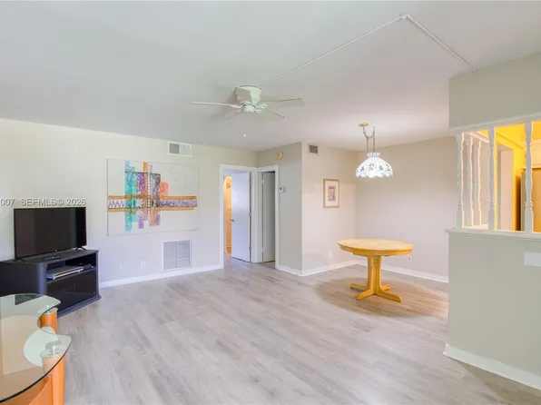804 SE 7th St APT 107, Deerfield Beach, FL 33441