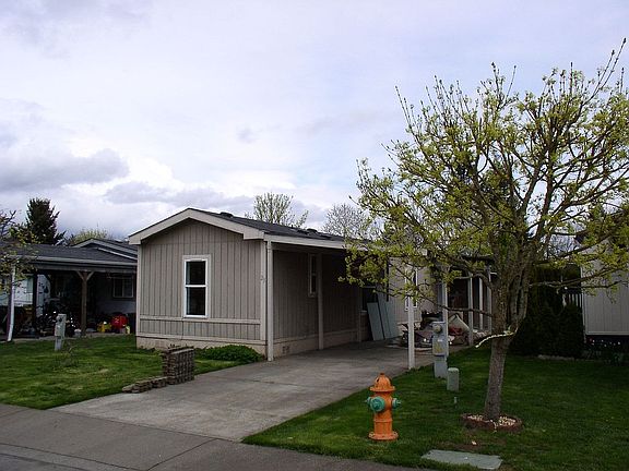Exterior view carport side
