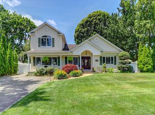 974 Aberdeen Rd, Bay Shore, NY 11706