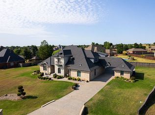 320 Lysbeth Ct, Norman, OK 73093