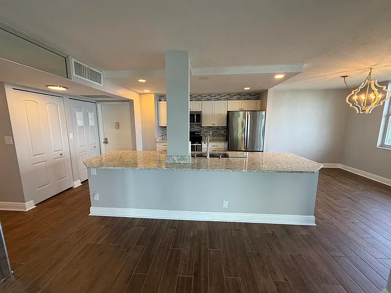 1147 Hillsboro Mile #214 — Photo 13