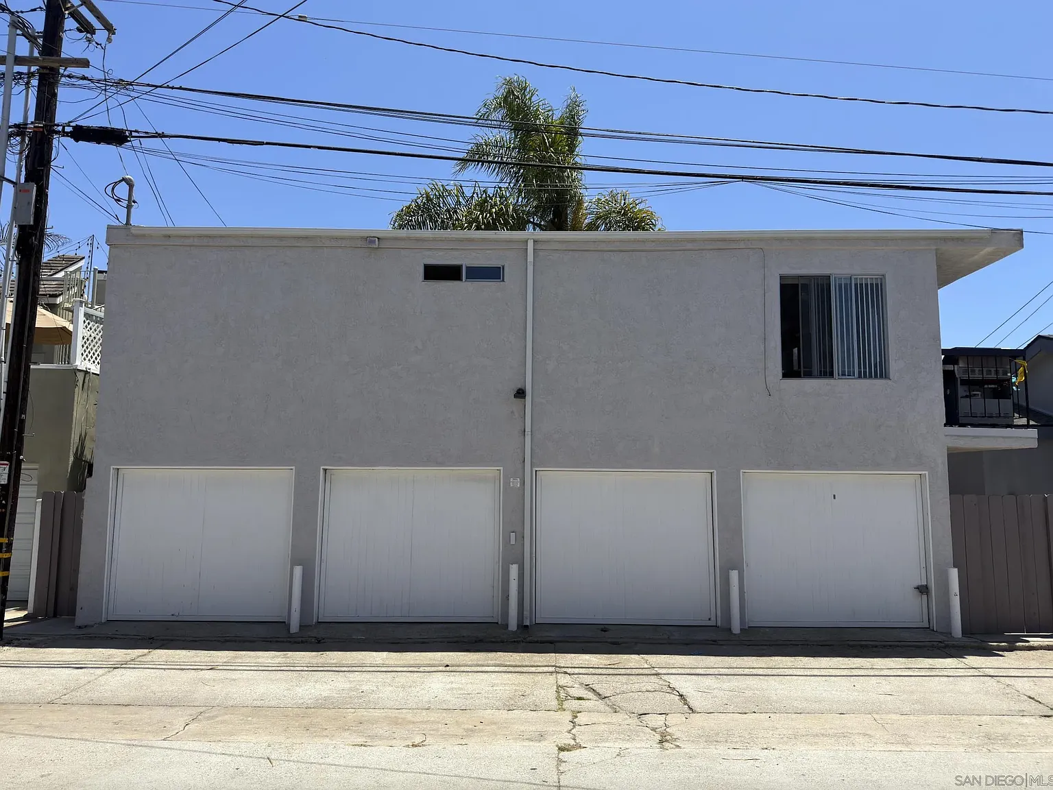 2 bed, 2.0 bath, 922 sqft, $4,695 — Photo 3