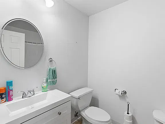 4 bed, 1978 sqft, $3,495 — Photo 2
