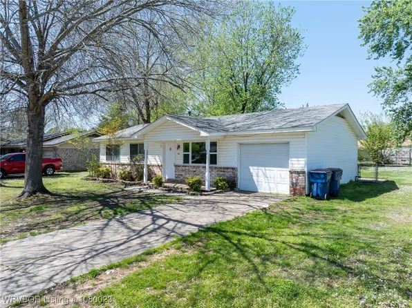 8106 Colony Ln, Fort Smith, AR 72908