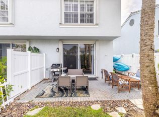 1038 Jeffery St, Boca Raton, FL 33487