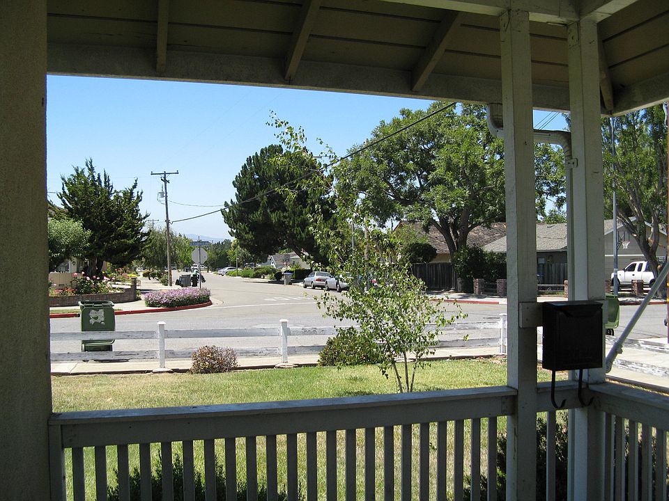 1st image of 670 Cypress Ave #Duplex