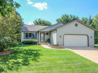425 Sleepy Hollow Ln, Marshall, WI 53559