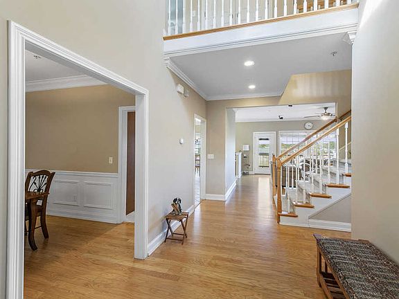 3rd image of 9221 Mira Vista Ln