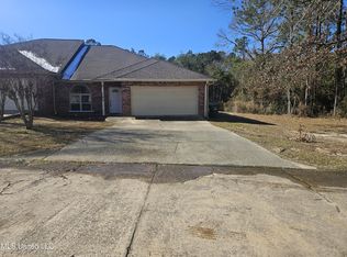 1208 Kapalama Ct, Diamondhead, MS 39525