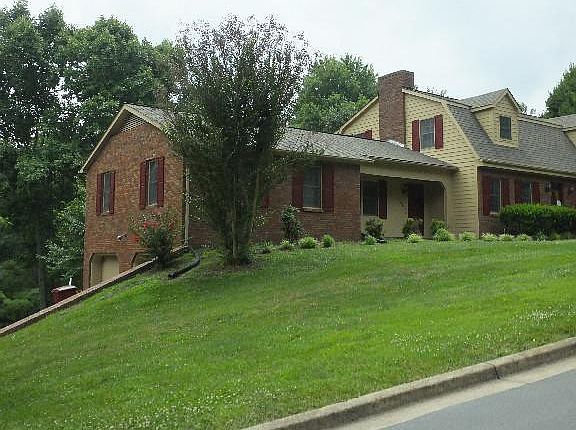 3rd image of 1901 Millbrook Dr