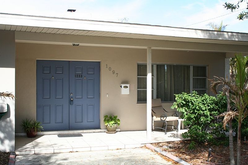 1st image of 1097 39th Ave NE