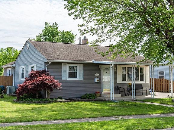 4th image of 178 Diana Ln N