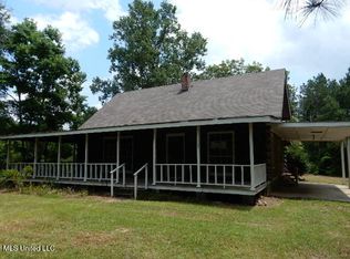 42 Foots Smith Rd, Lumberton, MS 39455