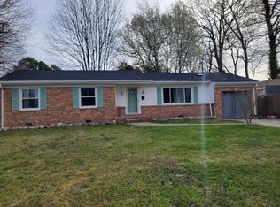 512 S Kings Point Rd, Virginia Beach, VA 23452