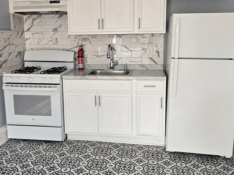 4812 Regent St #2 — Photo 7