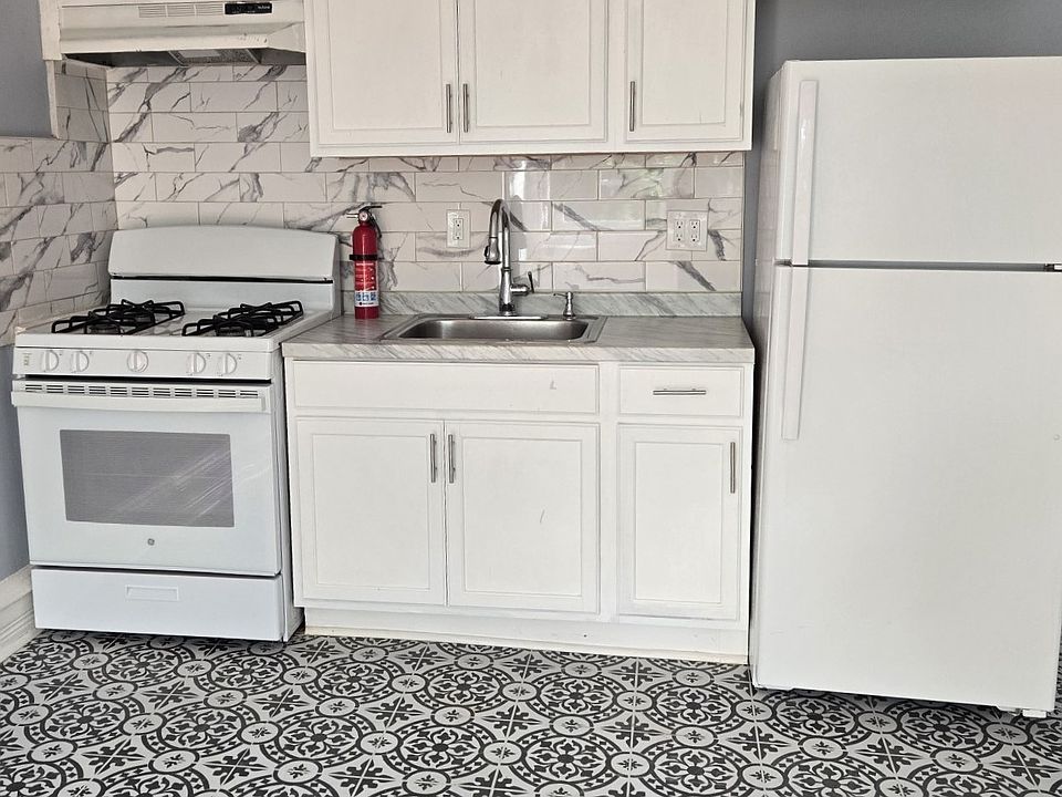 1st image of 4812 Regent St APT 2