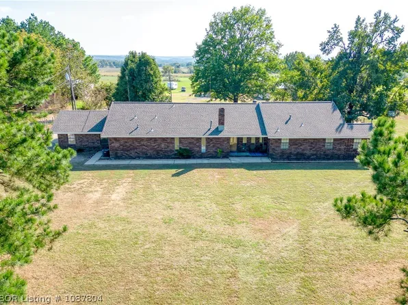 2825 E Main St, Charleston, AR 72933