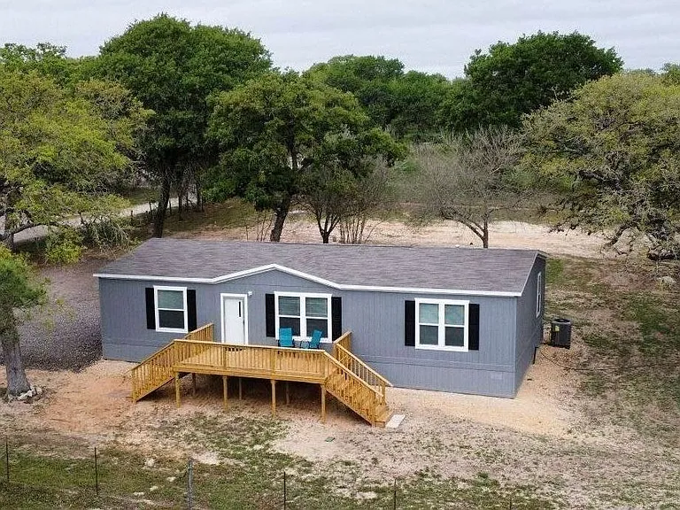 FM 775 — Photo 2