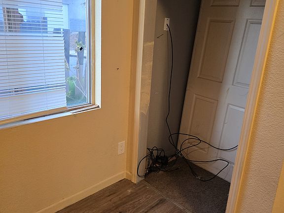 2nd image of 2943 Branch St