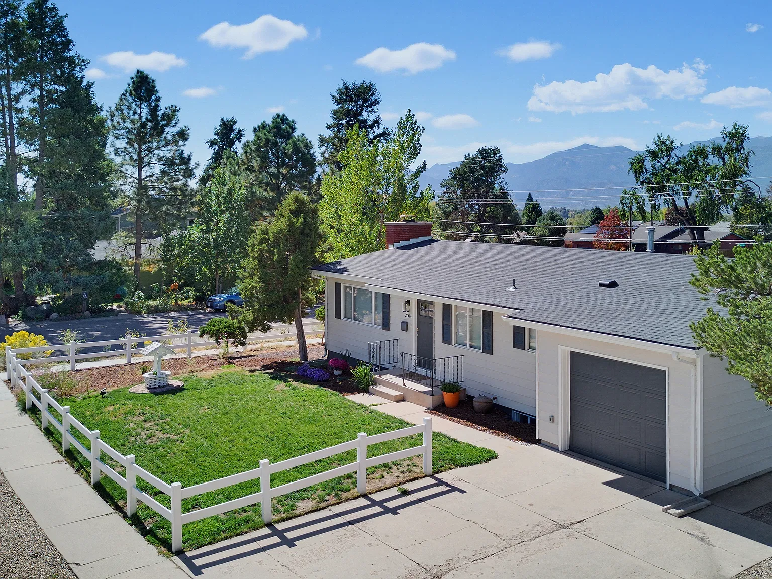 5 bed, 2258 sqft, $2,600 — Photo 1