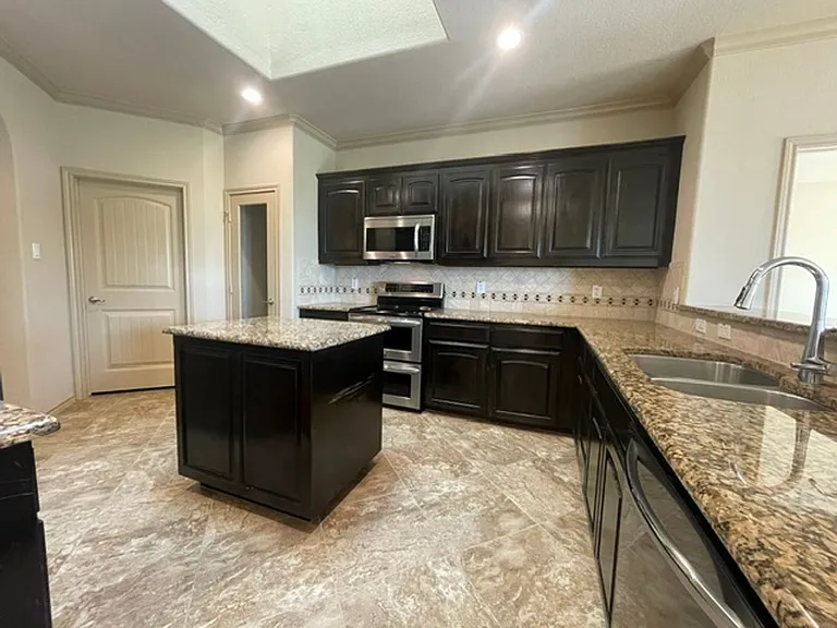 4605 Hidden Meadows Trl — Photo 8