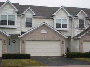 1022 Viewpoint Dr, Lake In The Hills, IL 60156