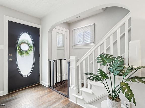 2nd image of 211 Kathron Ave