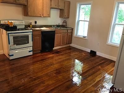 4th image of 36-38 Bergen Ave