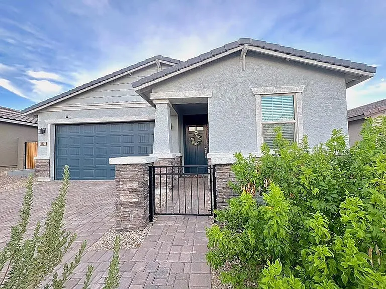 1325 S 223rd Dr — Photo 9