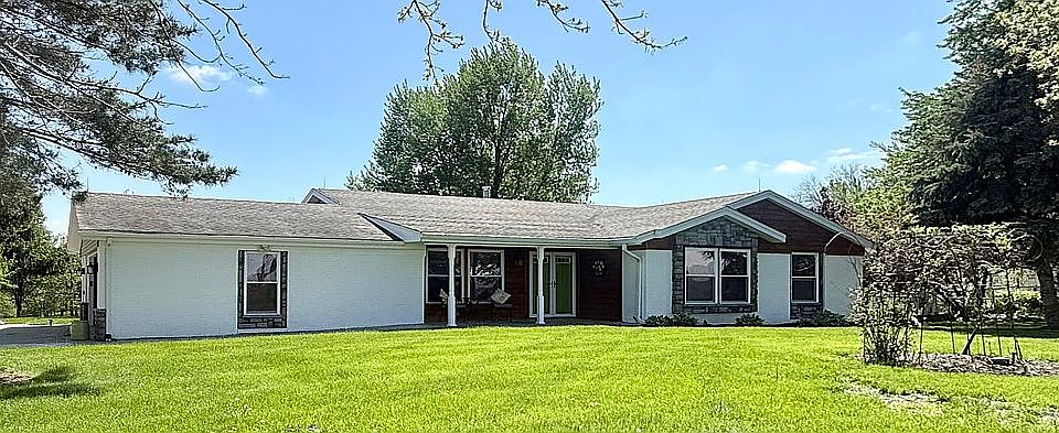 Move in ready ranch. 
