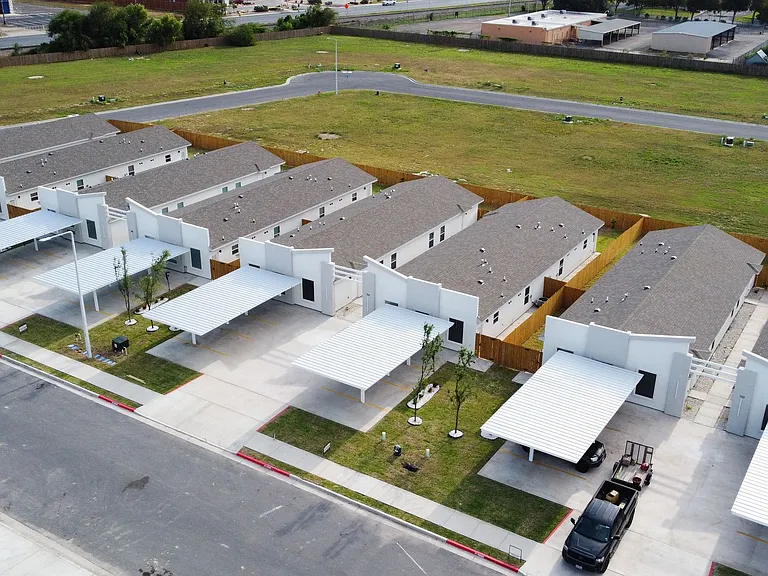 700 Dianne St — Photo 19