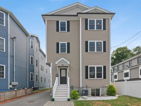141 Ash St Unit 1, Waltham, MA 02453