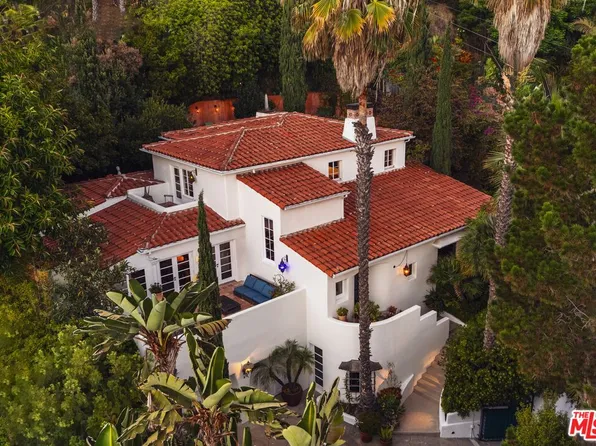8855 Saint Ives Dr, Los Angeles, CA 90069
