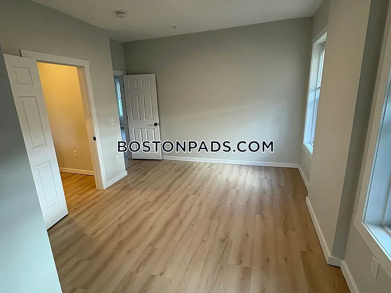 28 Woodland St #3 — Photo 5