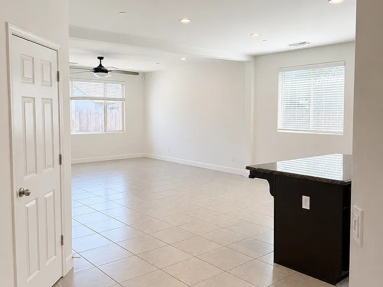 1908 E Monte Vista Ave — Photo 8